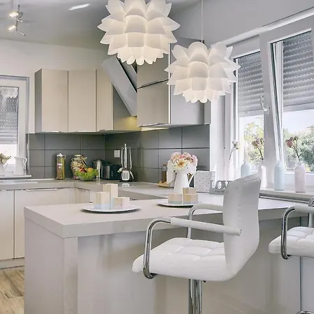 Feriehus Mit Privatem Pool, Wlan, Sonnenliegen, Terrasse Und Eigenem Grillbereich