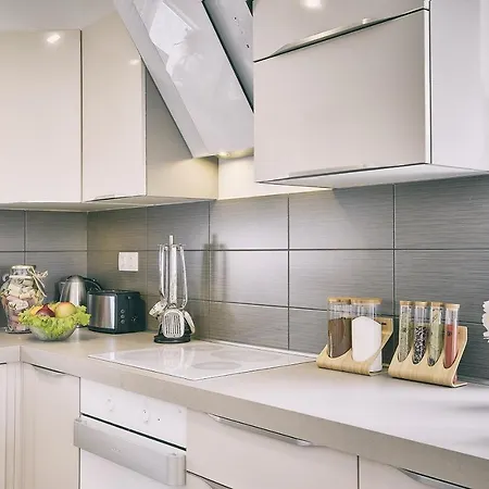 Mit Privatem Pool, Wlan, Sonnenliegen, Terrasse Und Eigenem Grillbereich * Póla