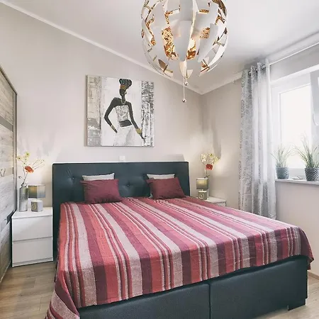 Mit Privatem Pool, Wlan, Sonnenliegen, Terrasse Und Eigenem Grillbereich Holiday home