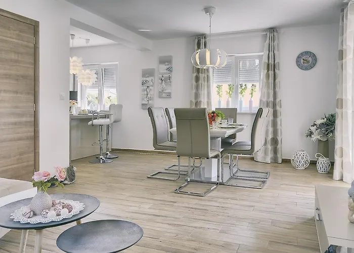 Mit Privatem Pool, Wlan, Sonnenliegen, Terrasse Und Eigenem Grillbereich Dom wakacyjny *