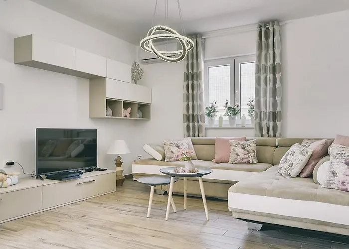 Mit Privatem Pool, Wlan, Sonnenliegen, Terrasse Und Eigenem Grillbereich Dom wakacyjny Pula